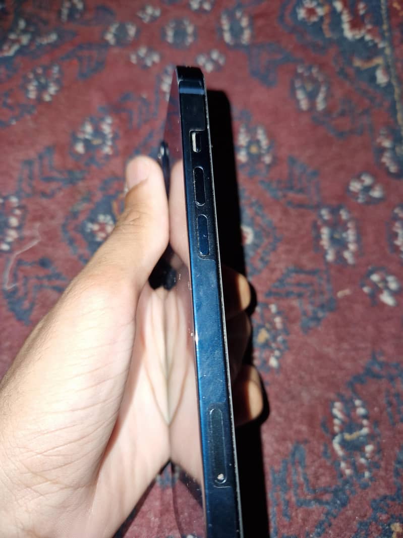 Apple iPhone 13 6