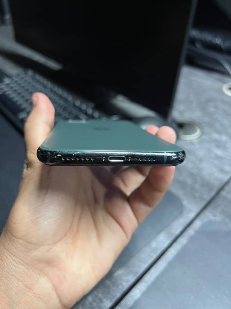 Apple iPhone 11 Pro Max 3
