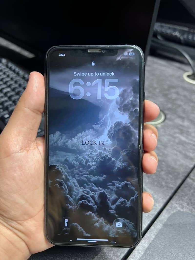 Apple iPhone 11 Pro Max 4