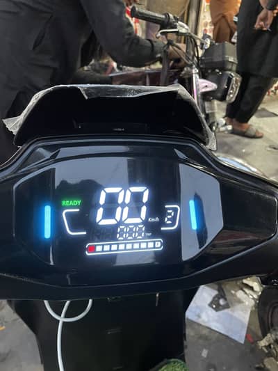 Evee s1 scooty
