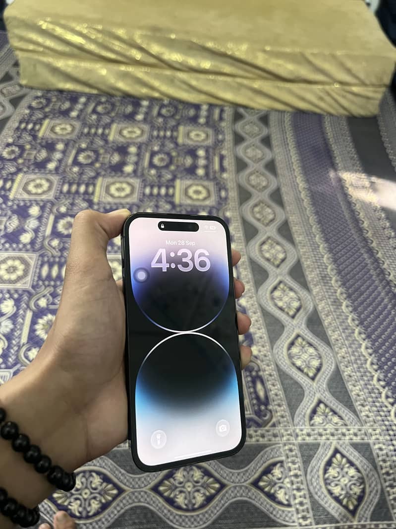 Apple iPhone 14 Pro 1