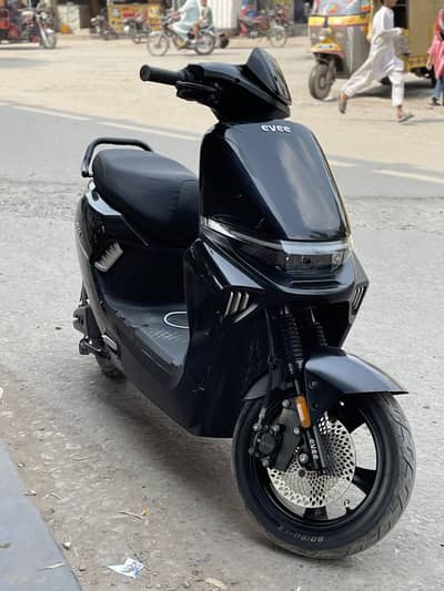 Evee s1 scooty