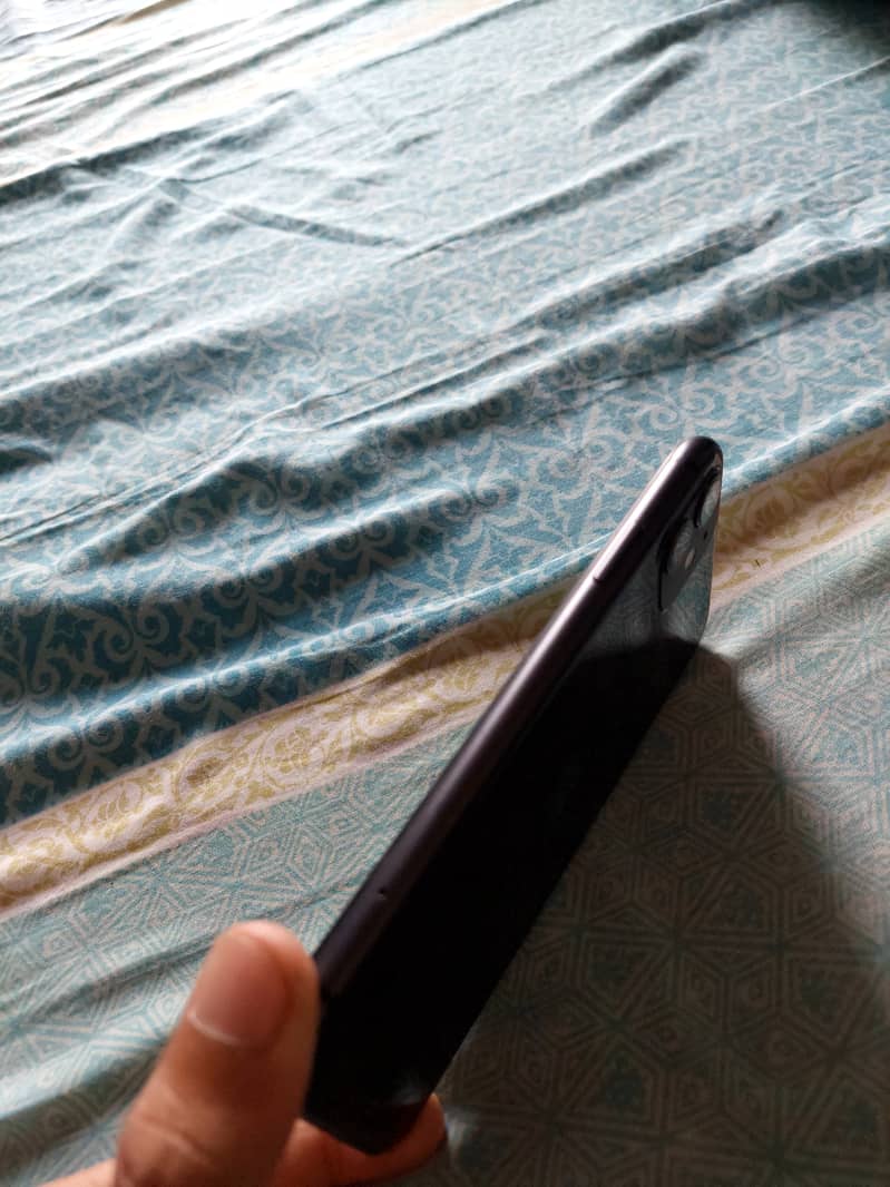 Apple iPhone 11 7