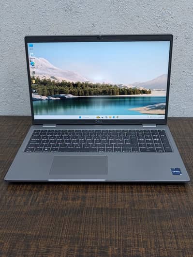 Dell Latitude 5540 Core i5 13th Generation 16gb / 256gb 15.6 inches .