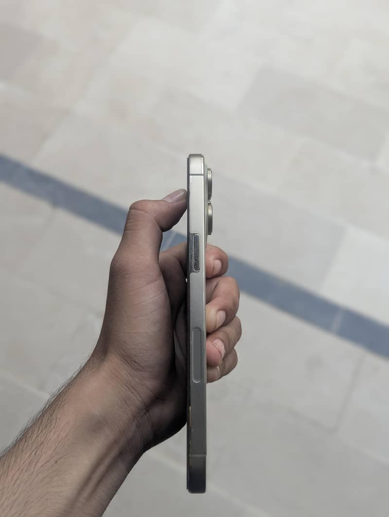 Apple iPhone 14 Pro Max 2