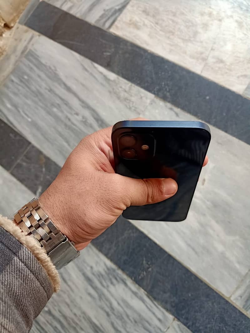 Apple iPhone 12 8