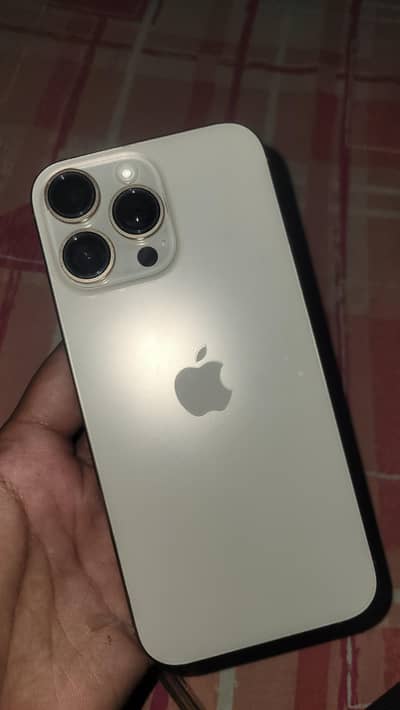 Apple iPhone 16 Pro Max