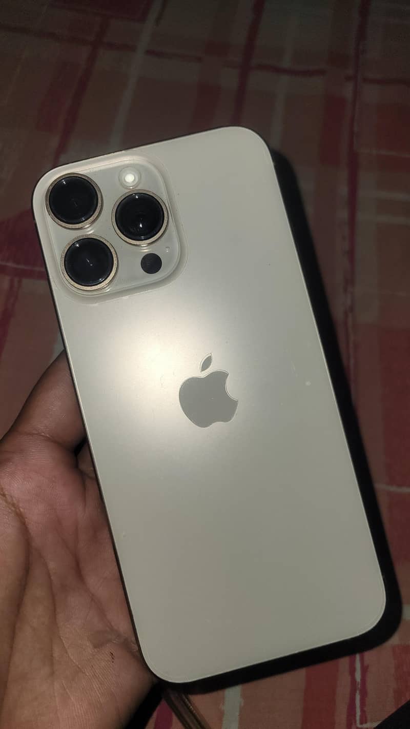 Apple iPhone 16 Pro Max 0