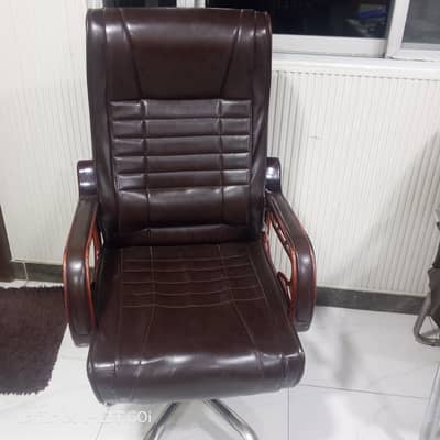 High-Back Executive Leather Office Chair (Wooden Armrests & Chrome Bas