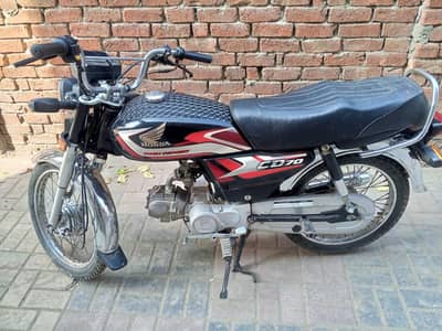 Motorcycle CD 70 black color 2025 modal / 03234028992
