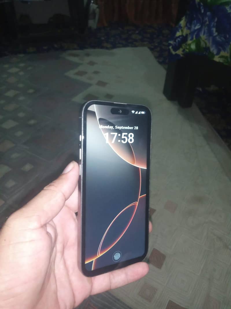 Apple iPhone 16 Pro Max 1