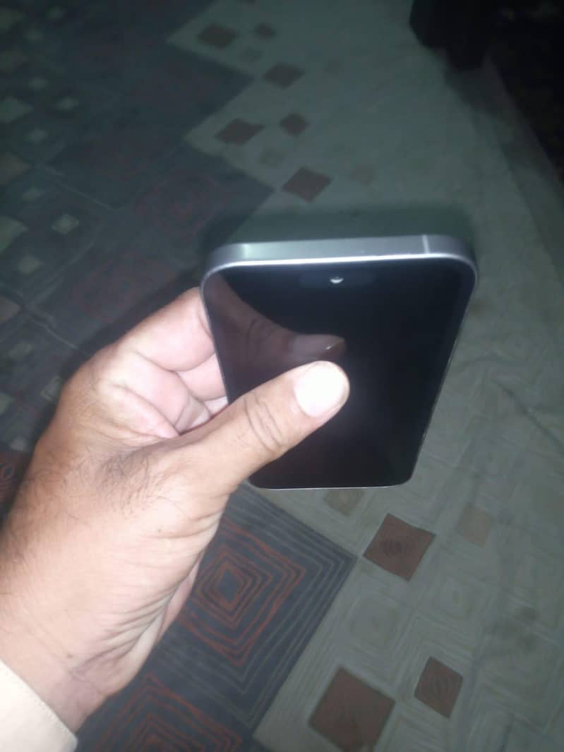 Apple iPhone 16 Pro Max 5