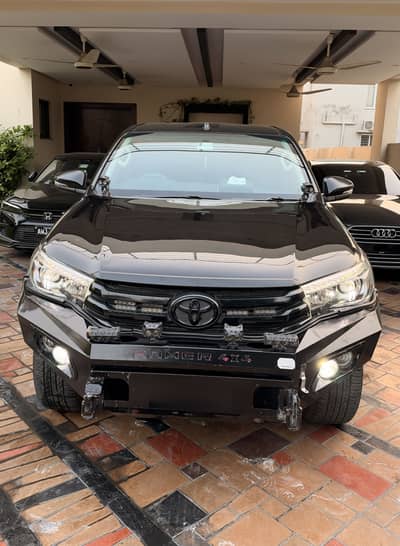 Toyota Hilux Revo V