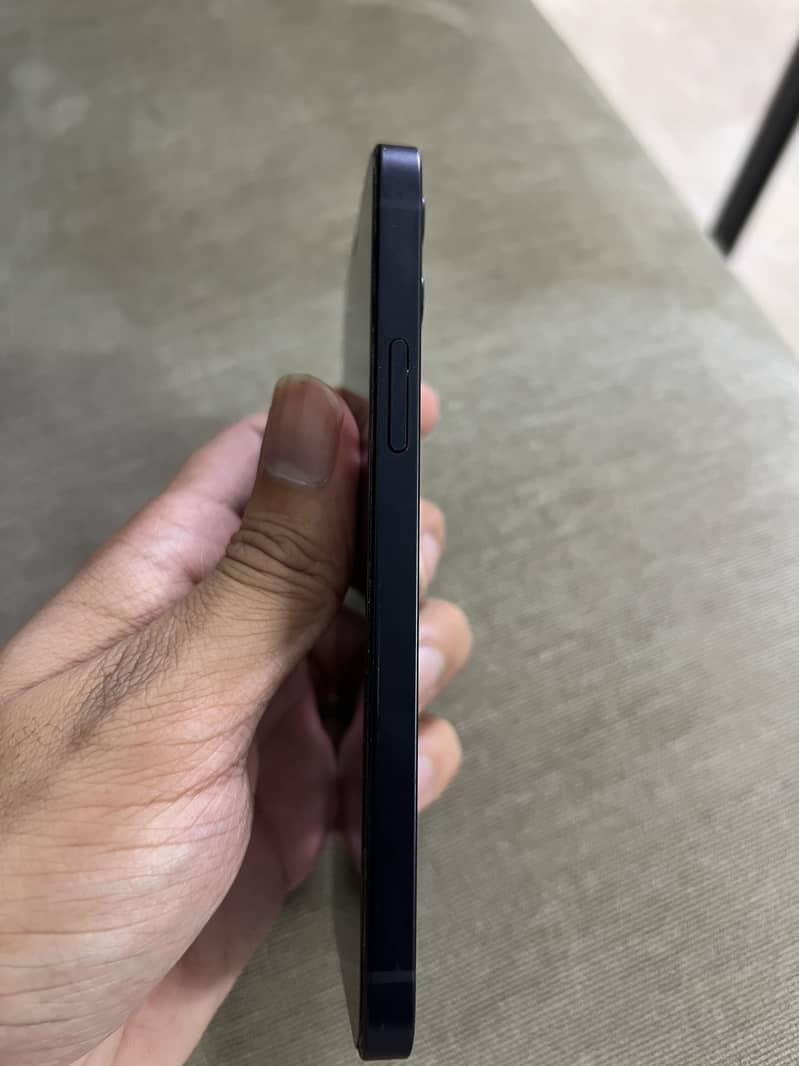 Apple iPhone 12 1