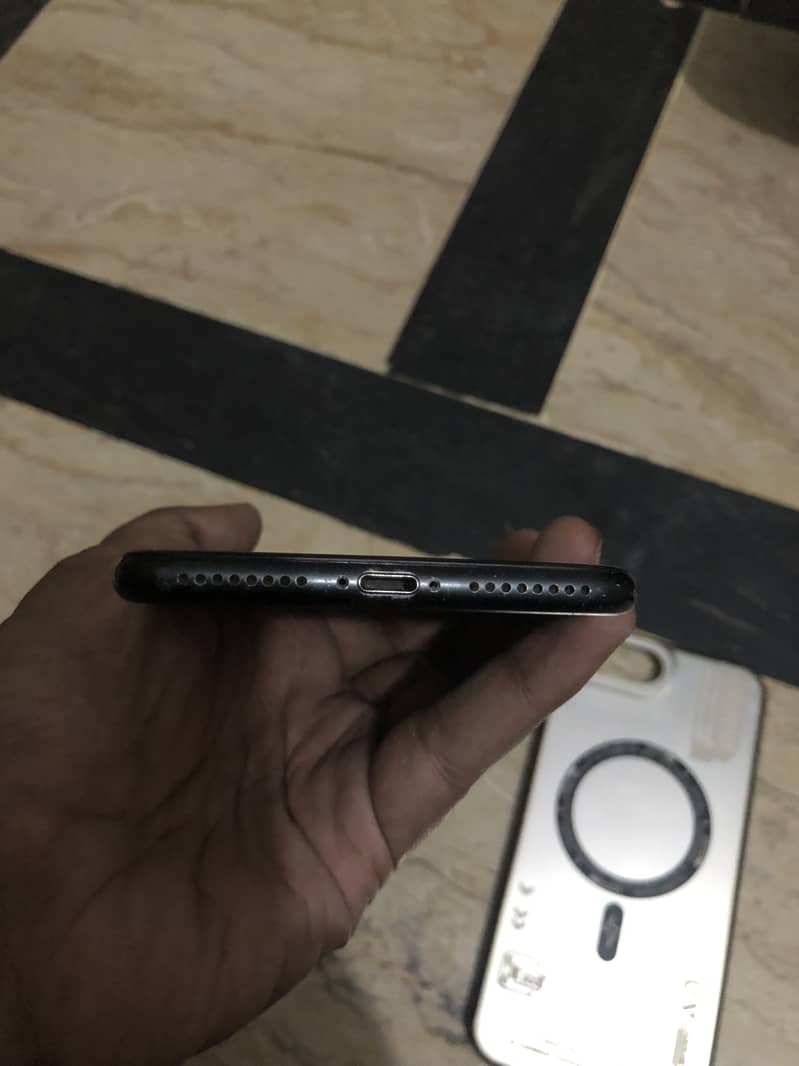Apple iPhone 7 Plus 1