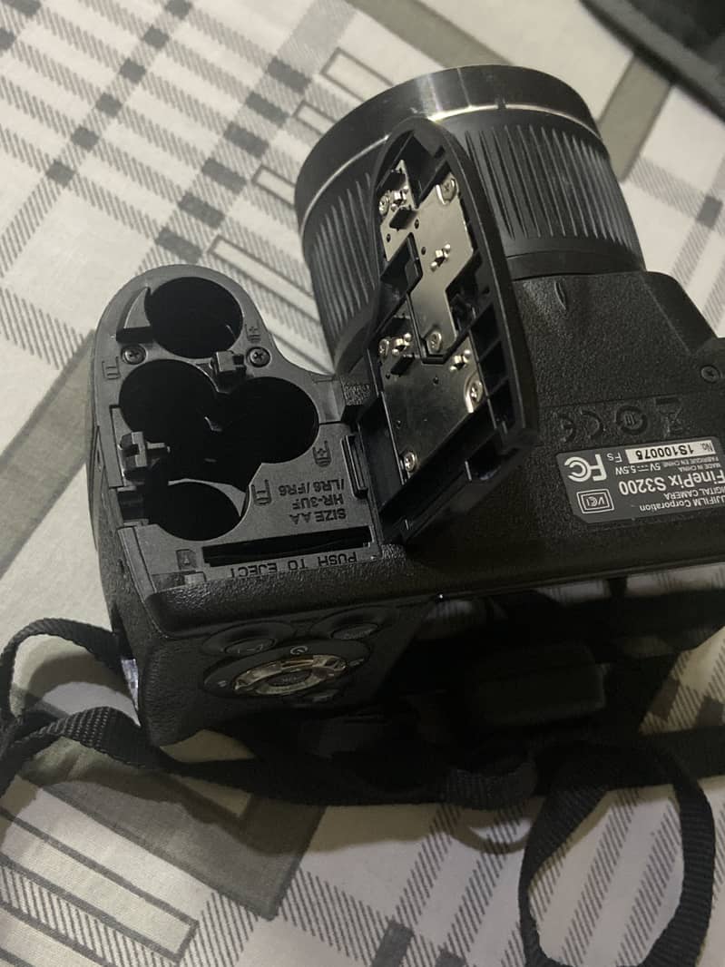 Finepix S3200 4