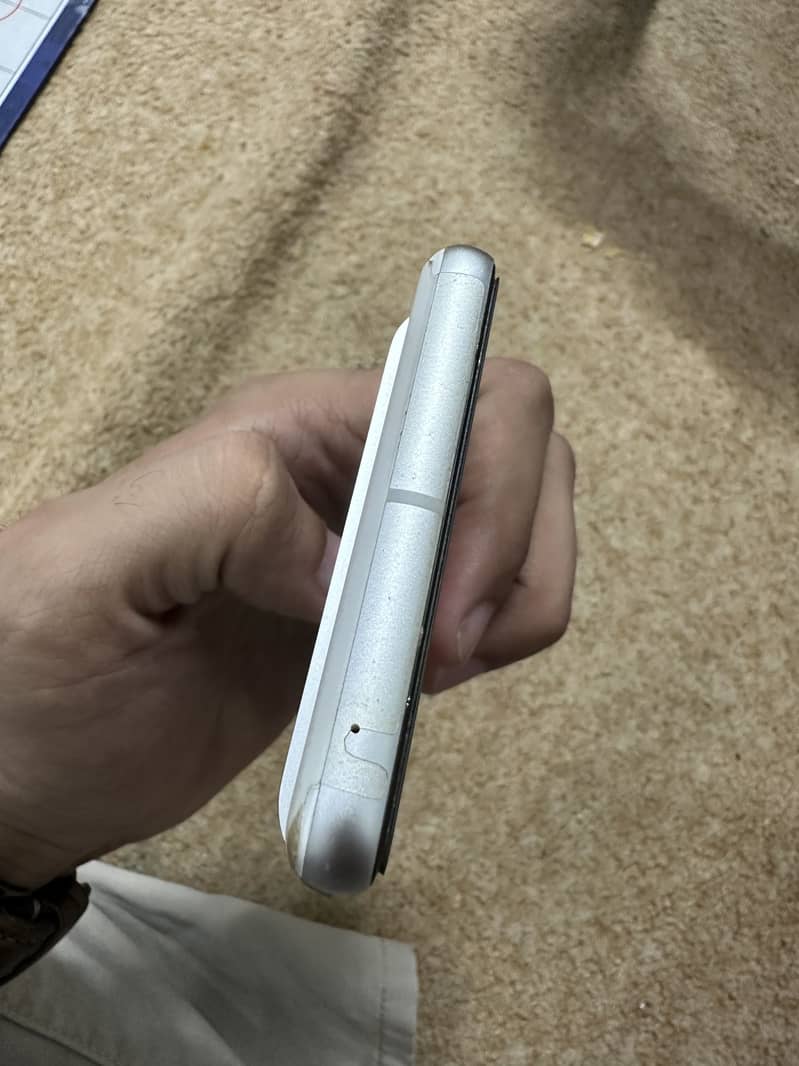 Google Pixel 7 4