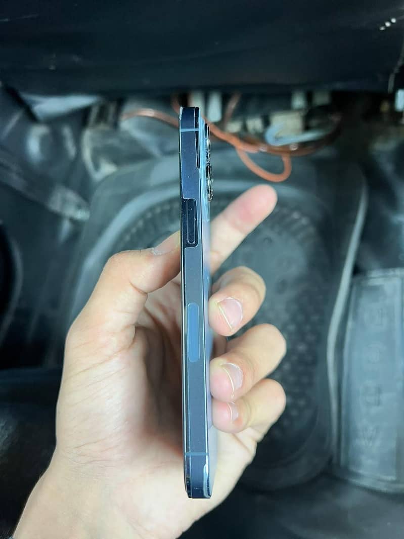 Apple iPhone 13 Pro 8