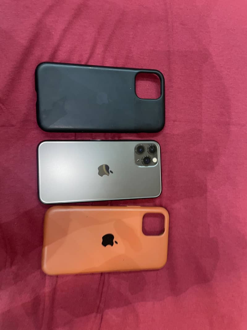Apple iPhone 11 Pro 4