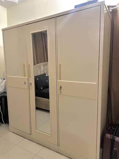 3-Door Wardrobe with Centre Mirror