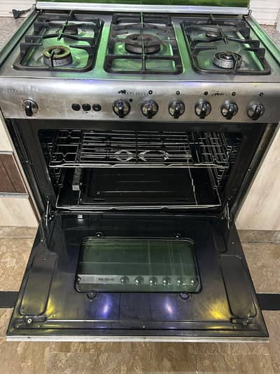 Corona Oven in Good Condition
