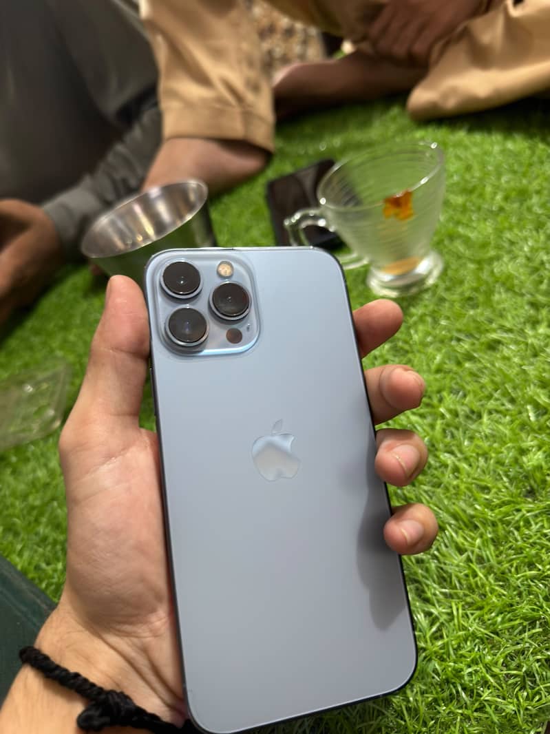 Apple iPhone 13 Pro Max 3