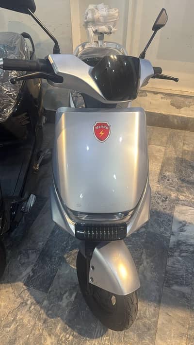 united electric scooties available at invoice rates without advance
