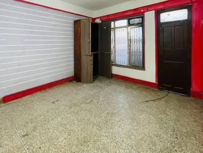2-3-4 seaters room available in flat sharing