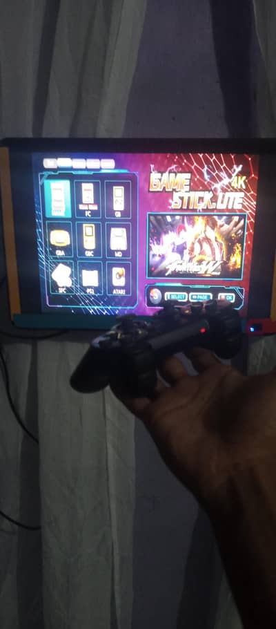 video game stick. 2.4G wireless 2000 game available hai iske apne