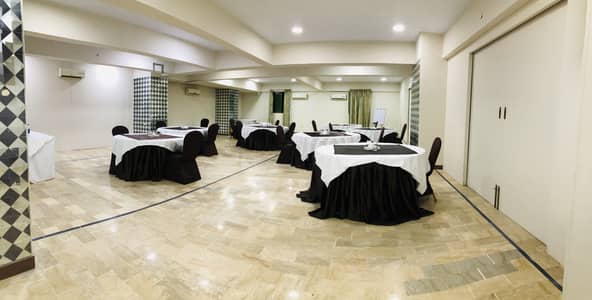 GRO and Receptionist (only Female) Hotel Crown Inn saddar