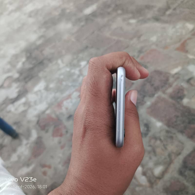 Apple iPhone 6S 5