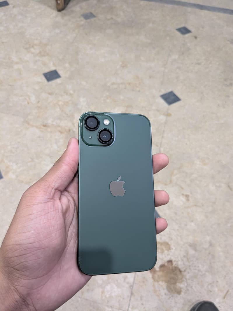 Apple iPhone 13 0
