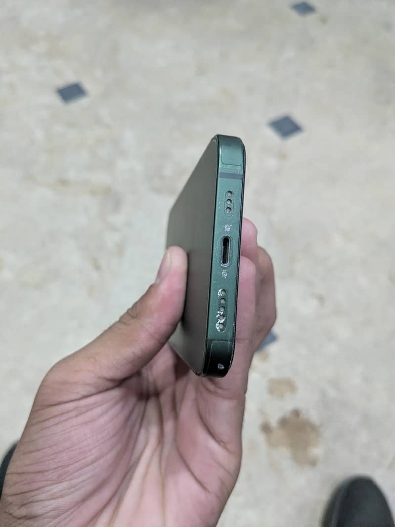 Apple iPhone 13 3