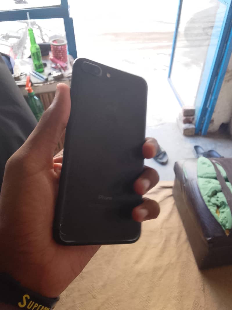 Apple iPhone 7 Plus 3