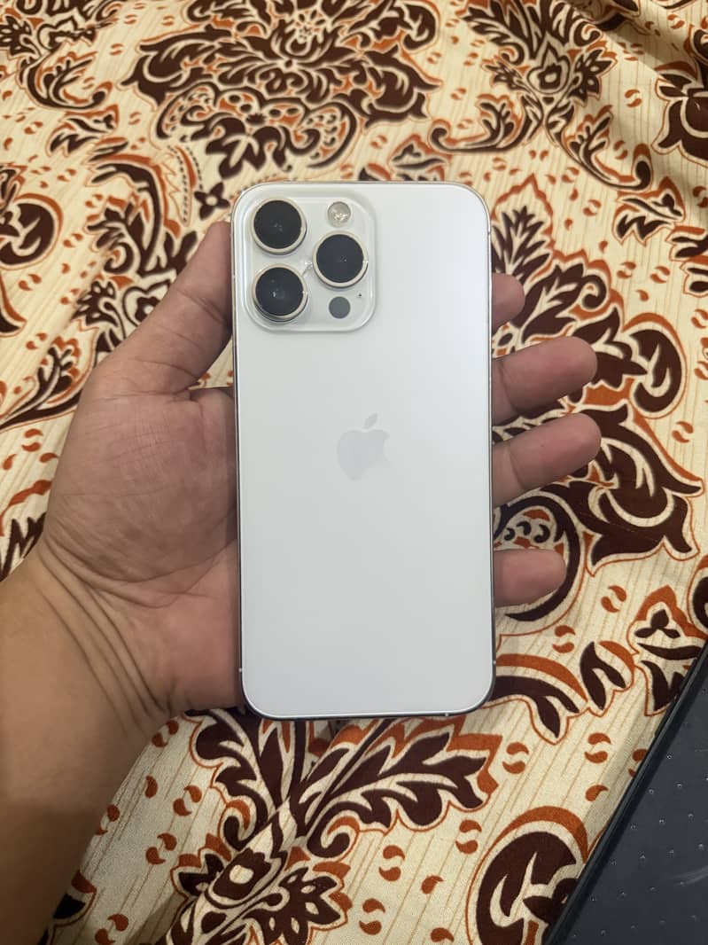Apple iPhone 14 Pro Max 0