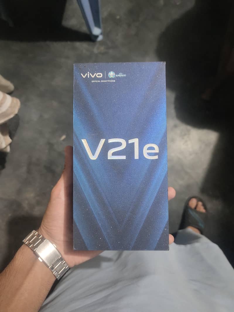 Vivo V21e | with box | snapdragon processor 7