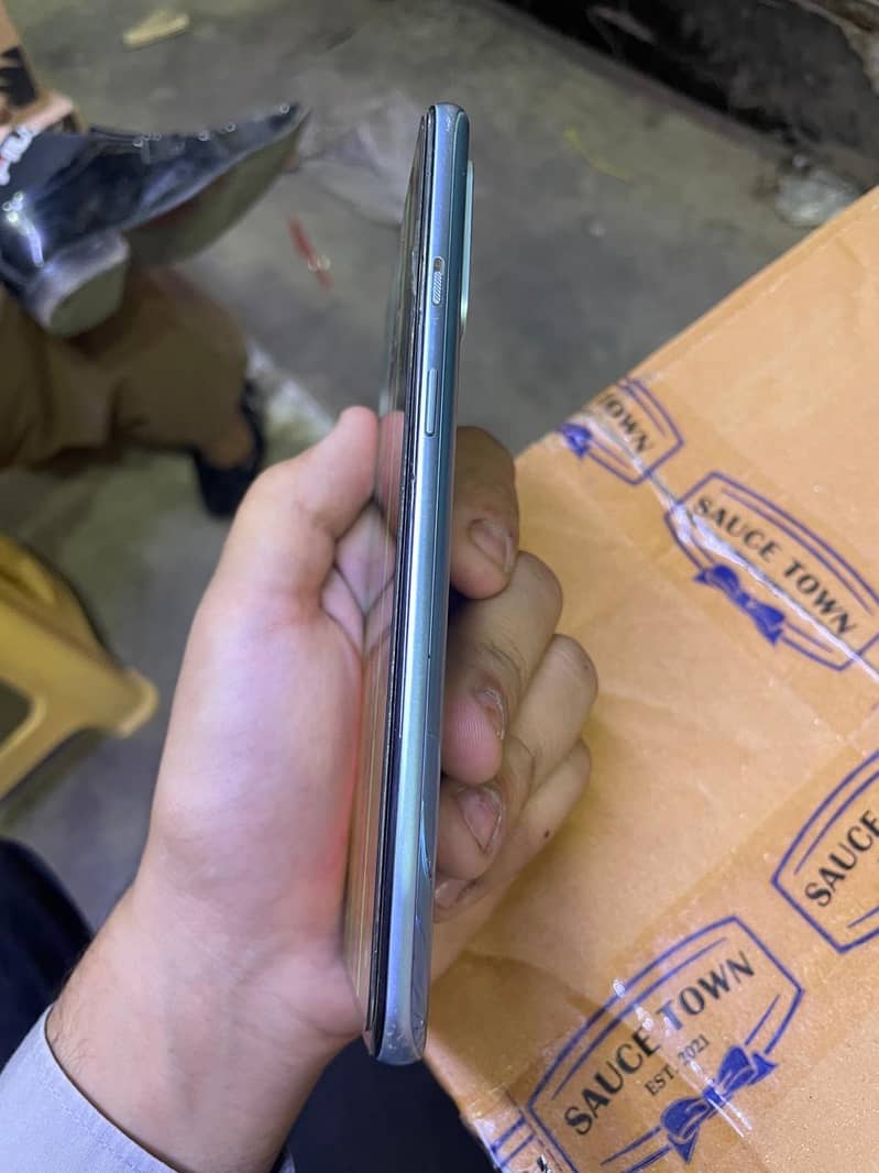 One Plus 9R 1