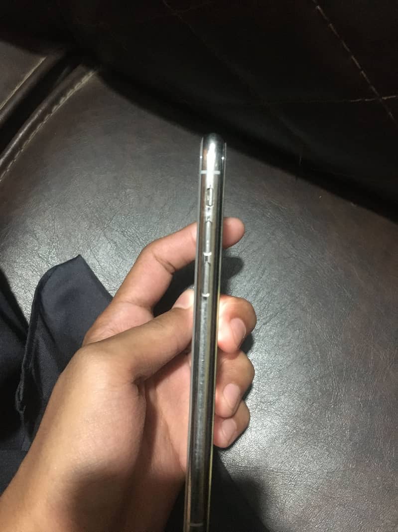 Apple iPhone X 5