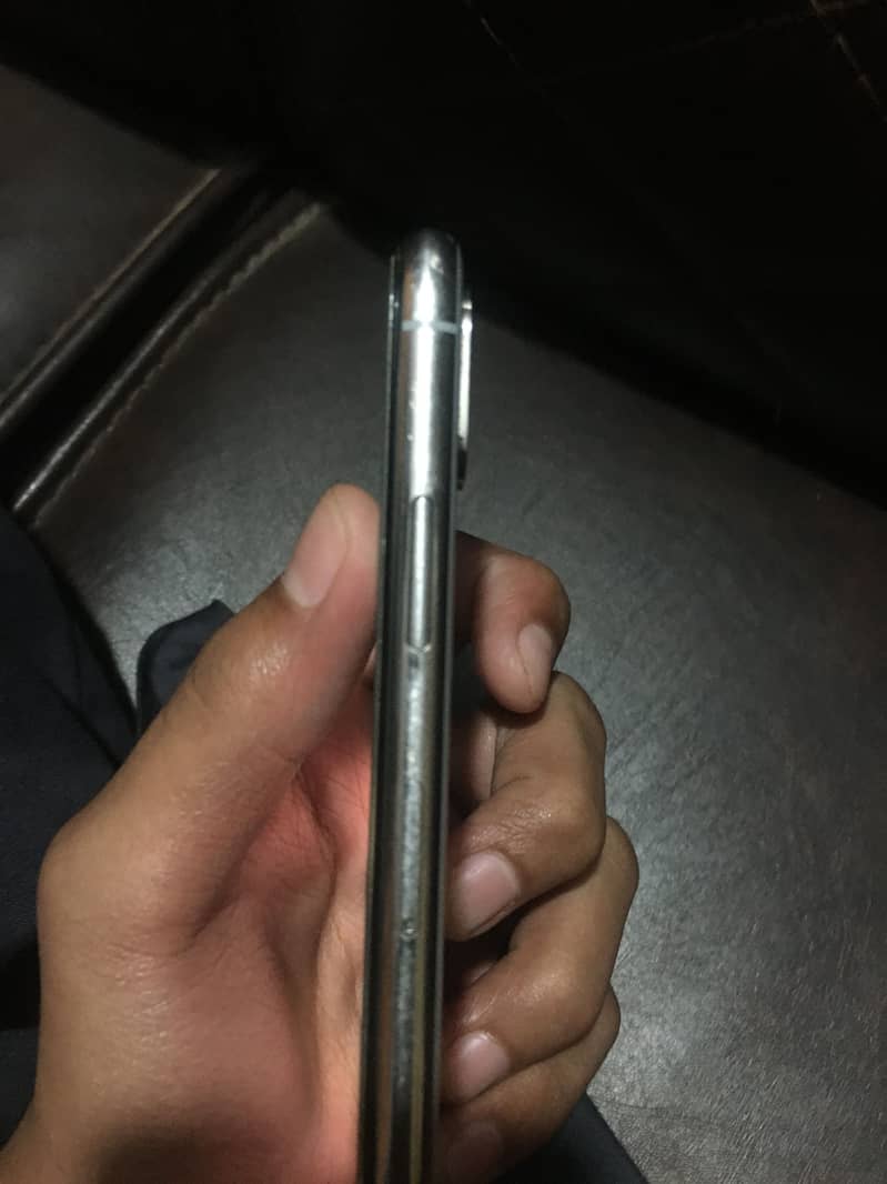 Apple iPhone X 6