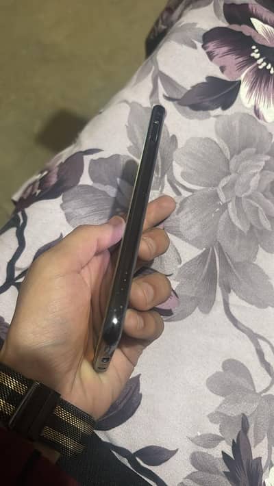 Samsung Mobile S10e