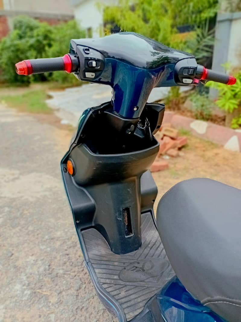 electric scooty 6