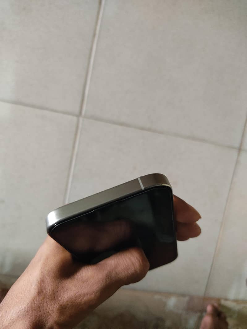 Apple iPhone 15 Pro 1