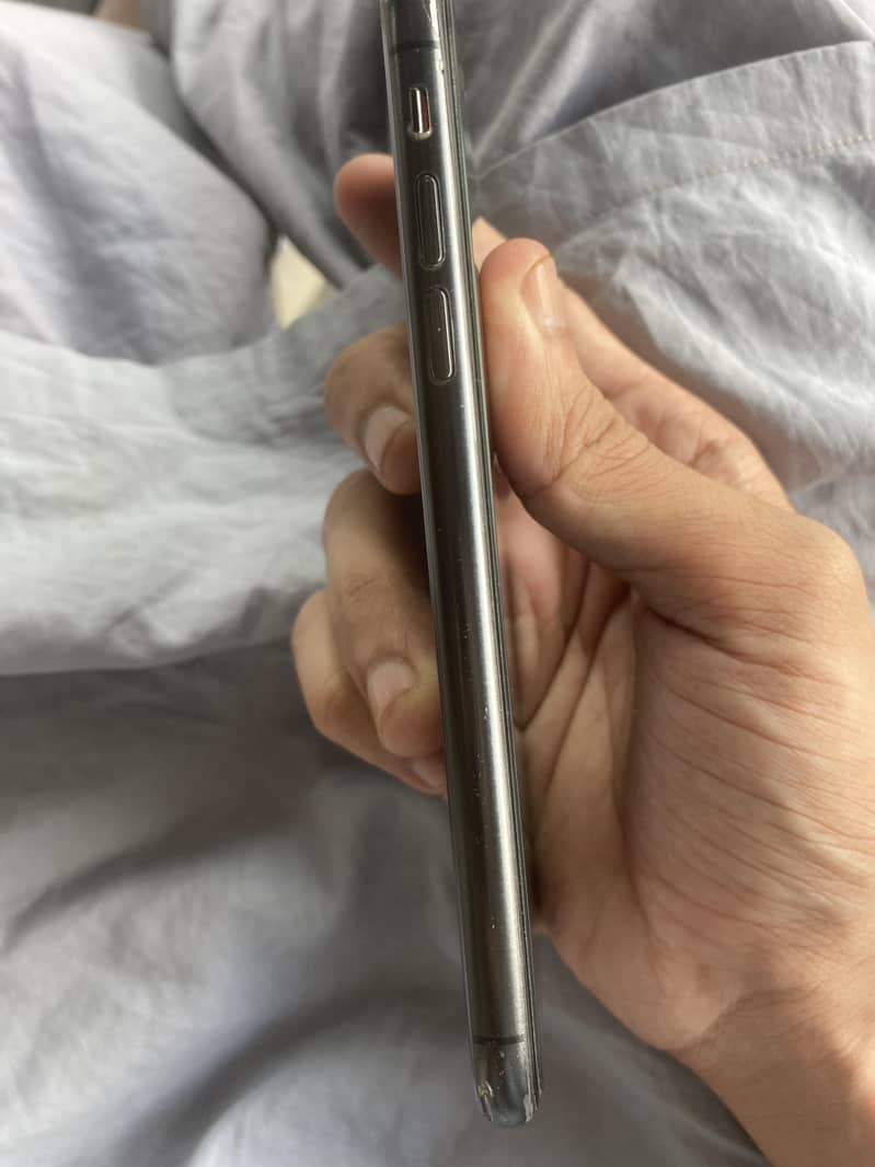 Apple iPhone X 5