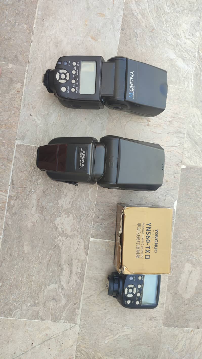 2 Flash Light 1 Yongnu flash Controller 0
