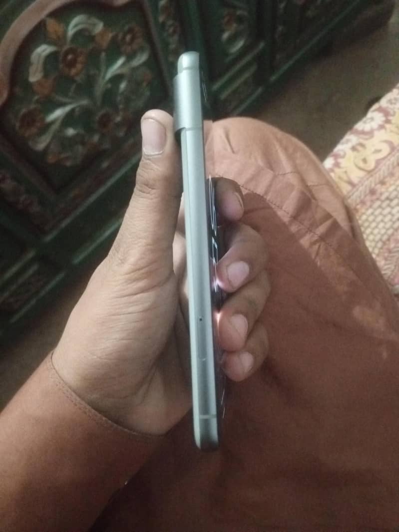 Google Pixel 8 2