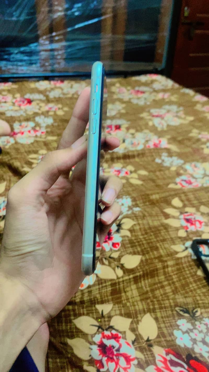 Apple iPhone 11 1