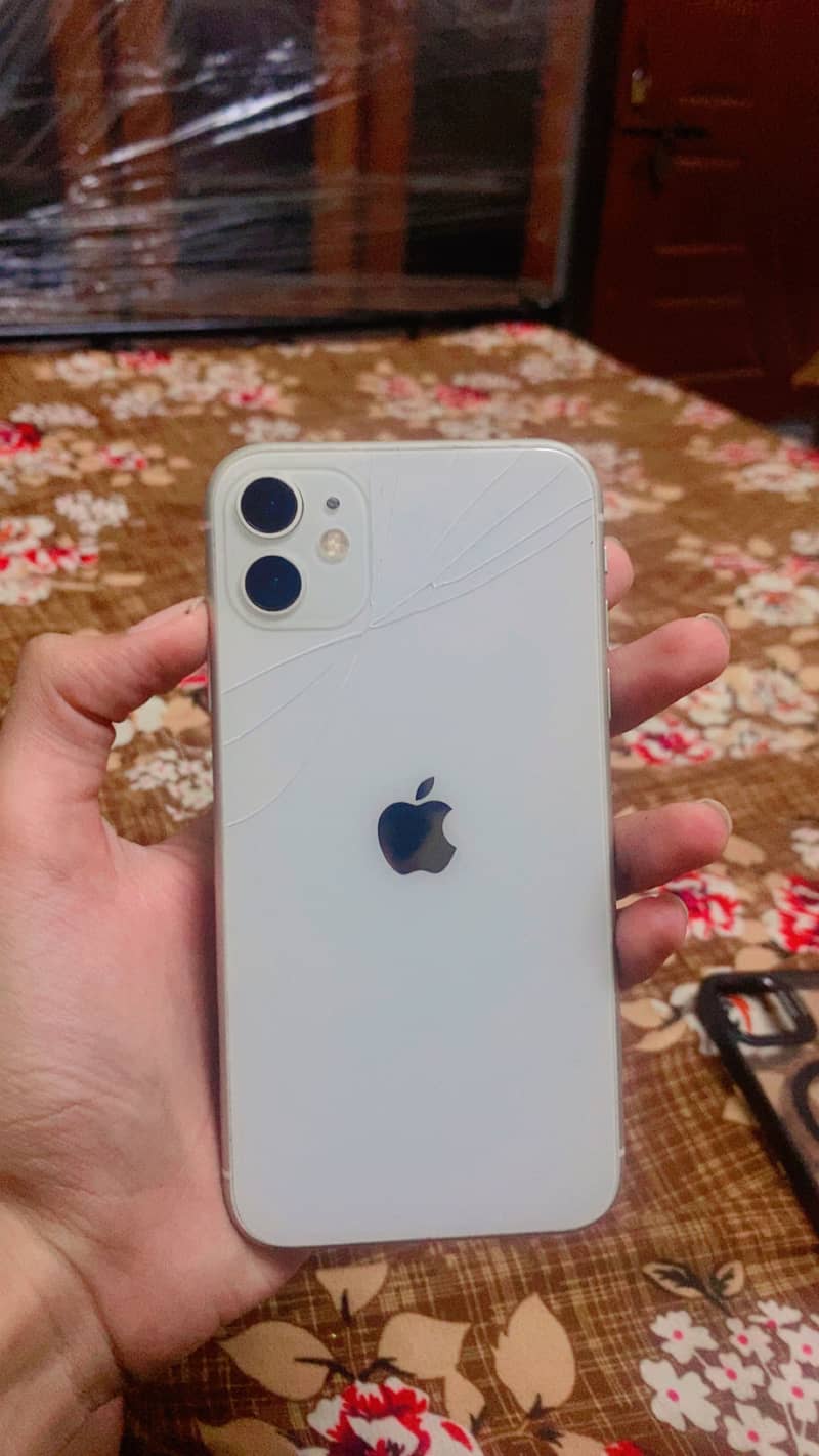 Apple iPhone 11 3