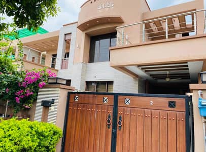 E-11 Prime Location Size 40x90 Ideal 3/Bedrooms Lower Ground Very Reasonable Rent