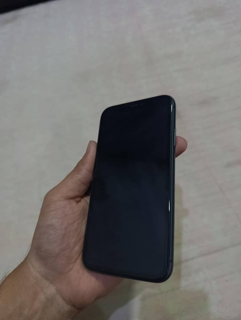 Apple iPhone 11 3