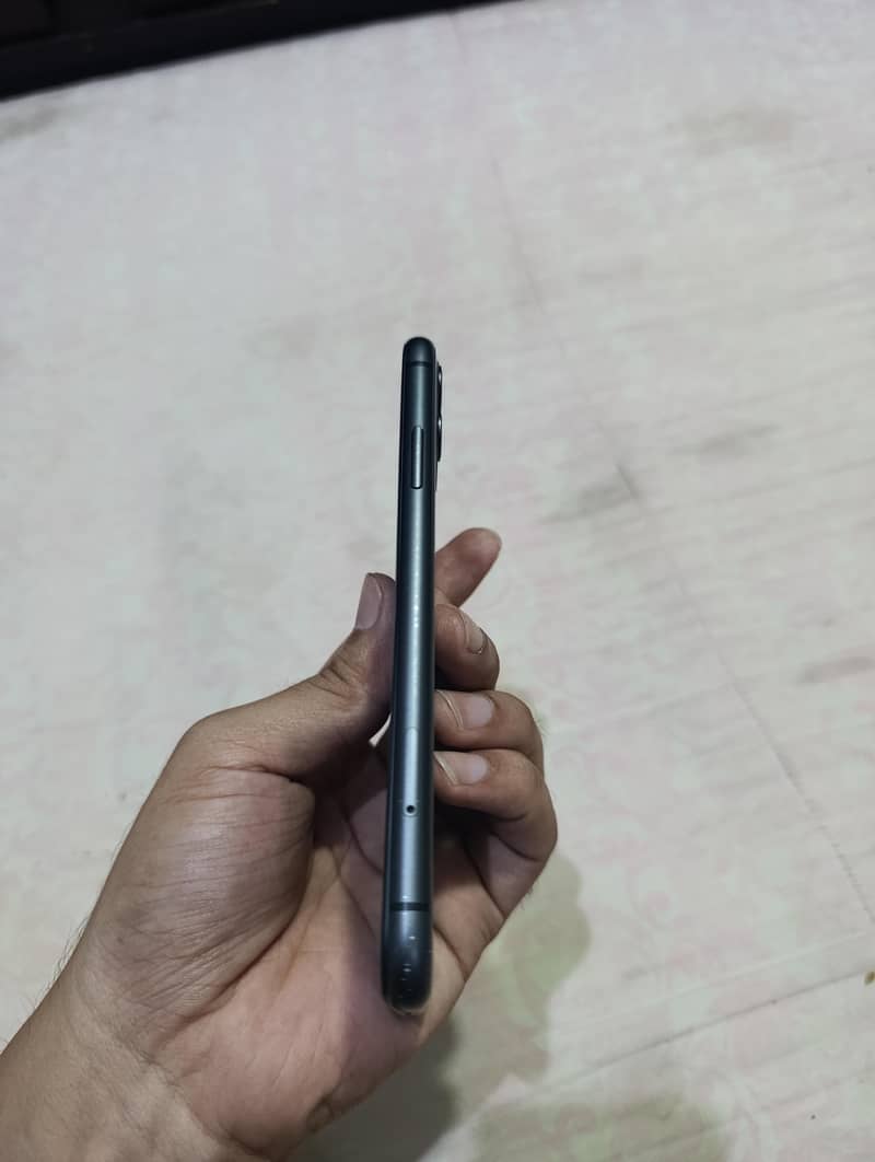 Apple iPhone 11 8